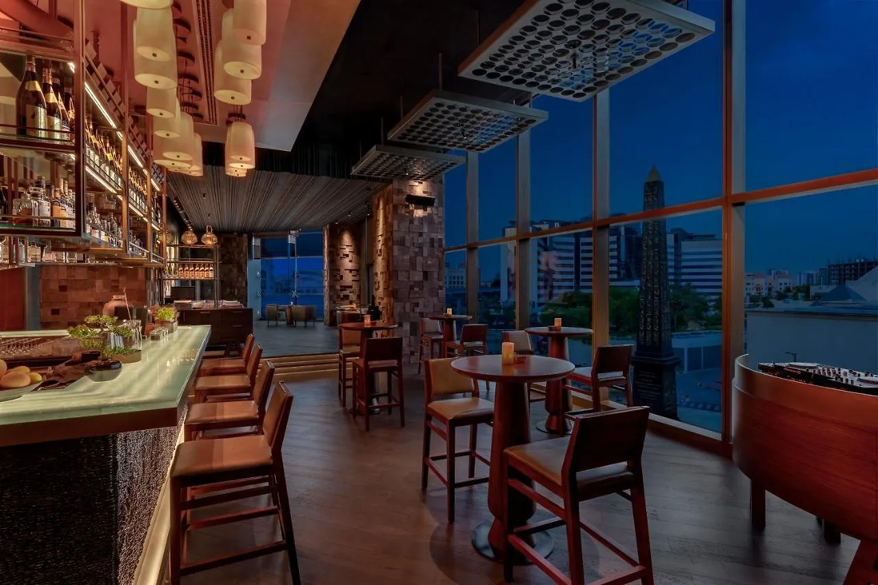מלון Sofitel Dubai The Obelisk 5*,